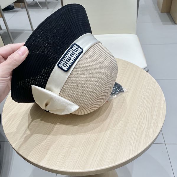 M*iuMiu  Hats Top XX20250411-64