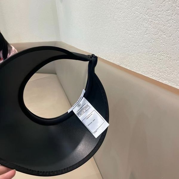 C*hanel  Hats Top XX20250411-75