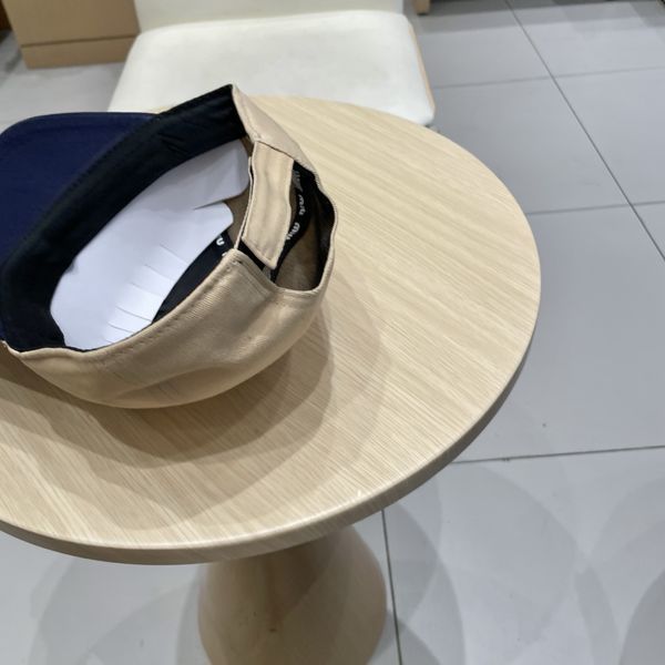 M*iuMiu  Hats Top XX20250413-42