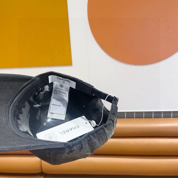 C*hanel  Hats Top XX20250413-50