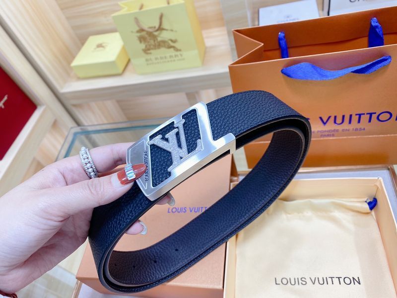 L*ouis V*uitton Belts Top Version