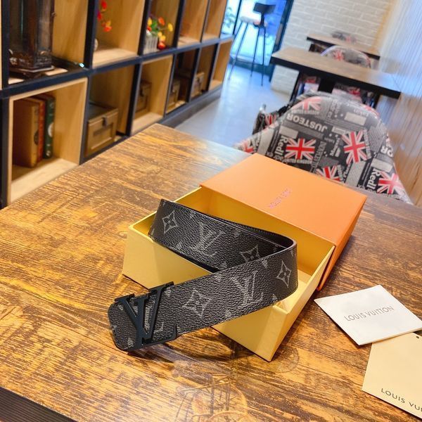 L*ouis V*uitton Belts Top Version