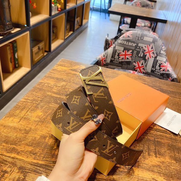 L*ouis V*uitton Belts Top Version