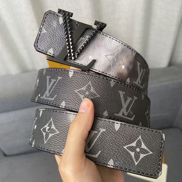 L*ouis V*uitton Belts Top Version