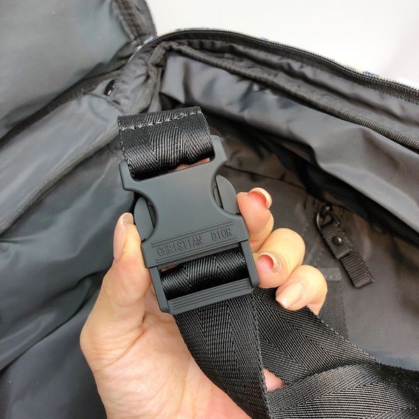 Luggage 20 inch ask price on whatsapp