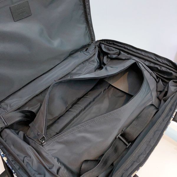 Luggage 20 inch ask price on whatsapp