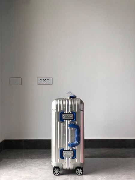 Luggage 21 inch ask price on whatsapp